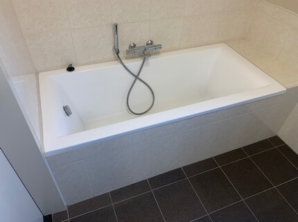 Bathroom with bathtub
